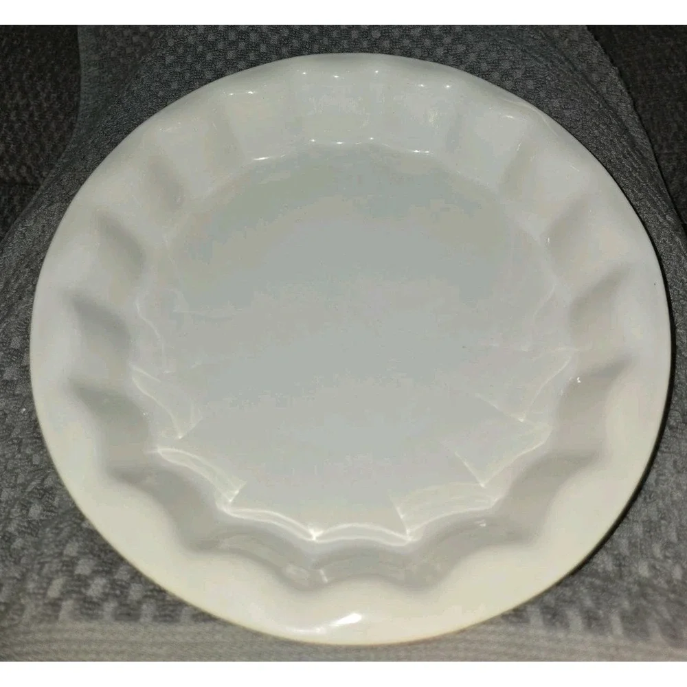 VINTAGE Wilton Industries Stoneware 10 Inch Round Pie Ruffled Pan 2004 EUC!!